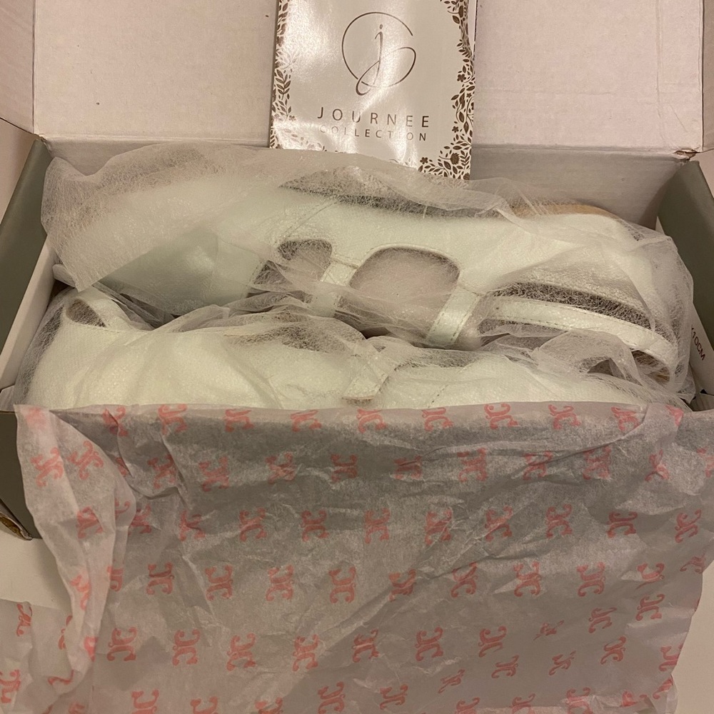 Journee essie flat collection - Picture 8 of 8